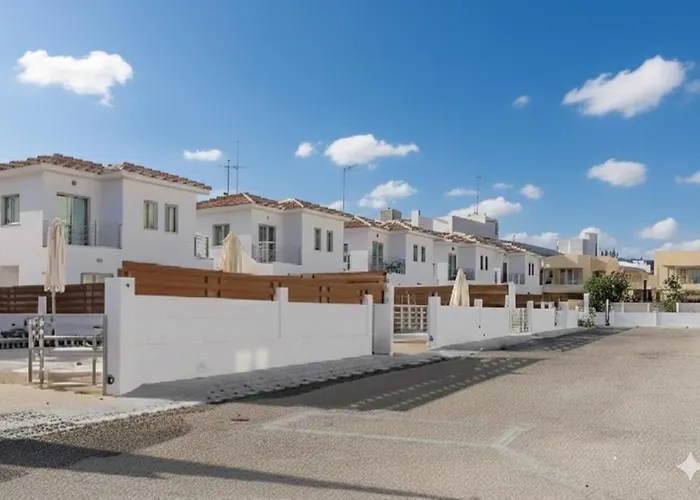 Fig Tree One Villa Protarász